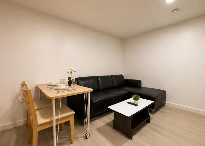 High Floor 1br For 3 Walk To Bts Center Apartment