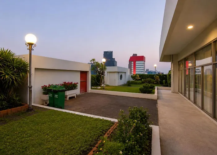 High Floor 1br For 3 Walk To Bts Center * Bangkok